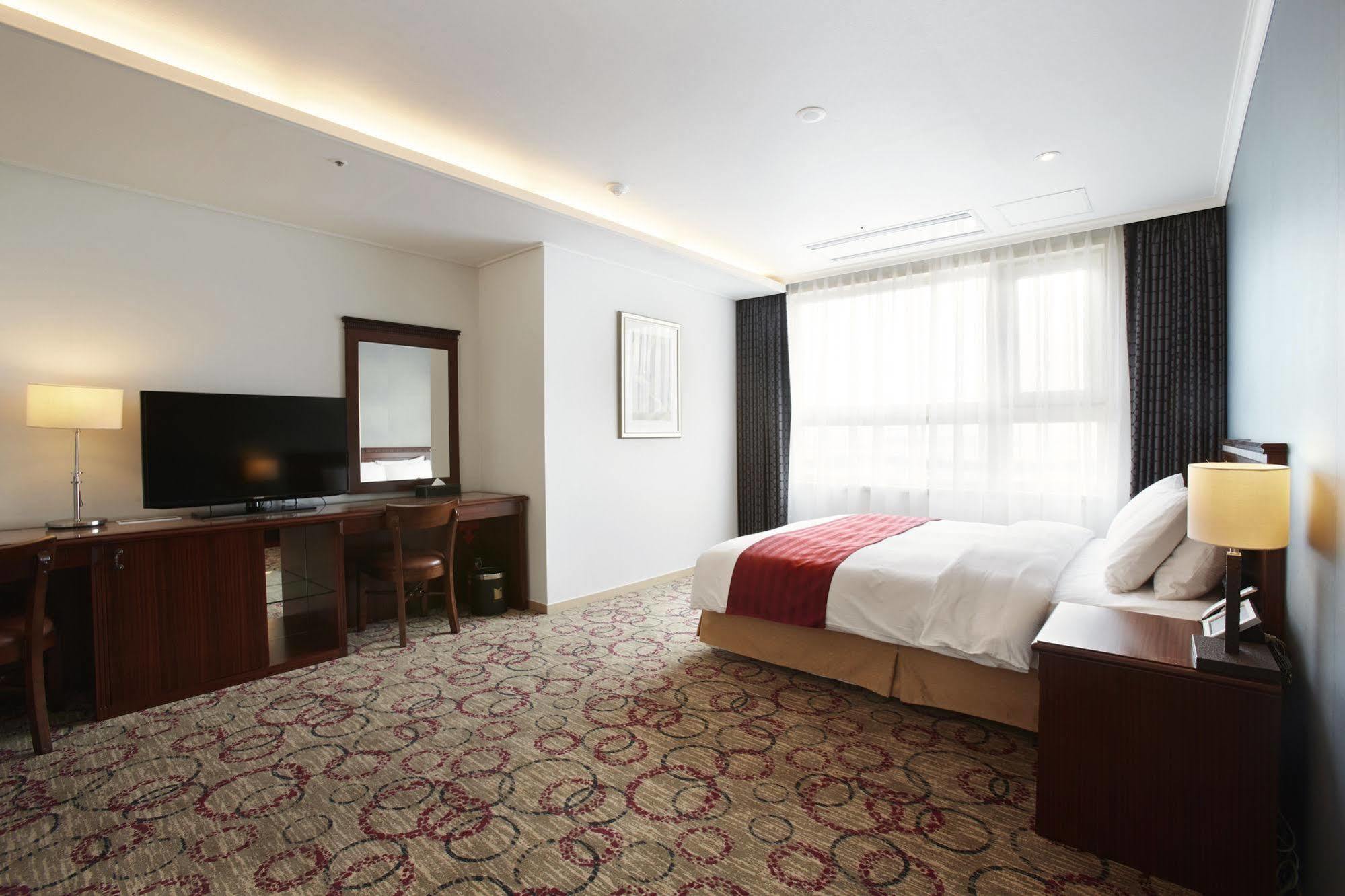 Stellar Marina Hotel Siheung Екстериор снимка