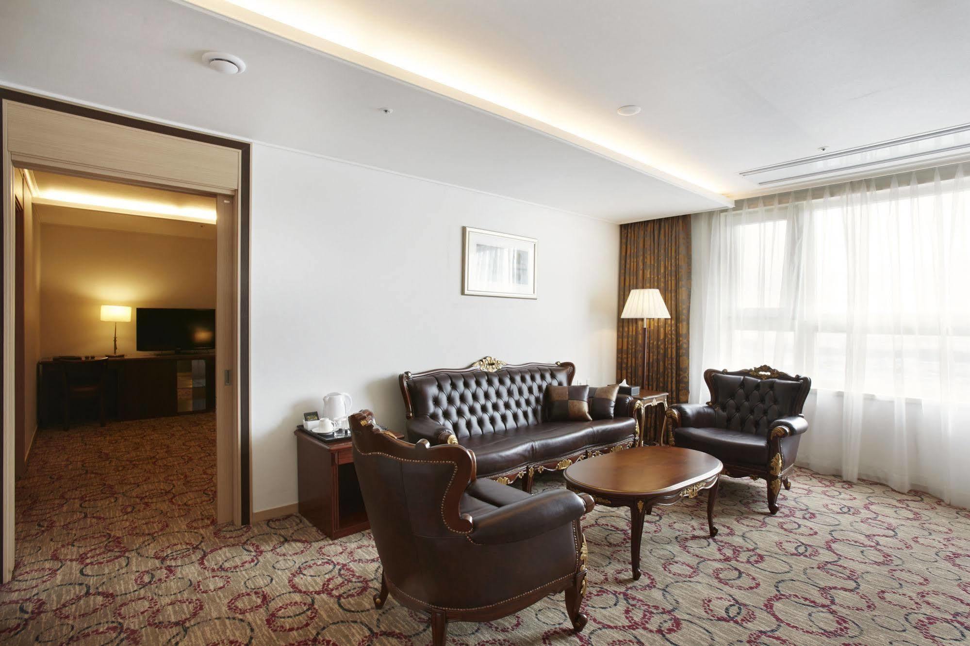 Stellar Marina Hotel Siheung Екстериор снимка